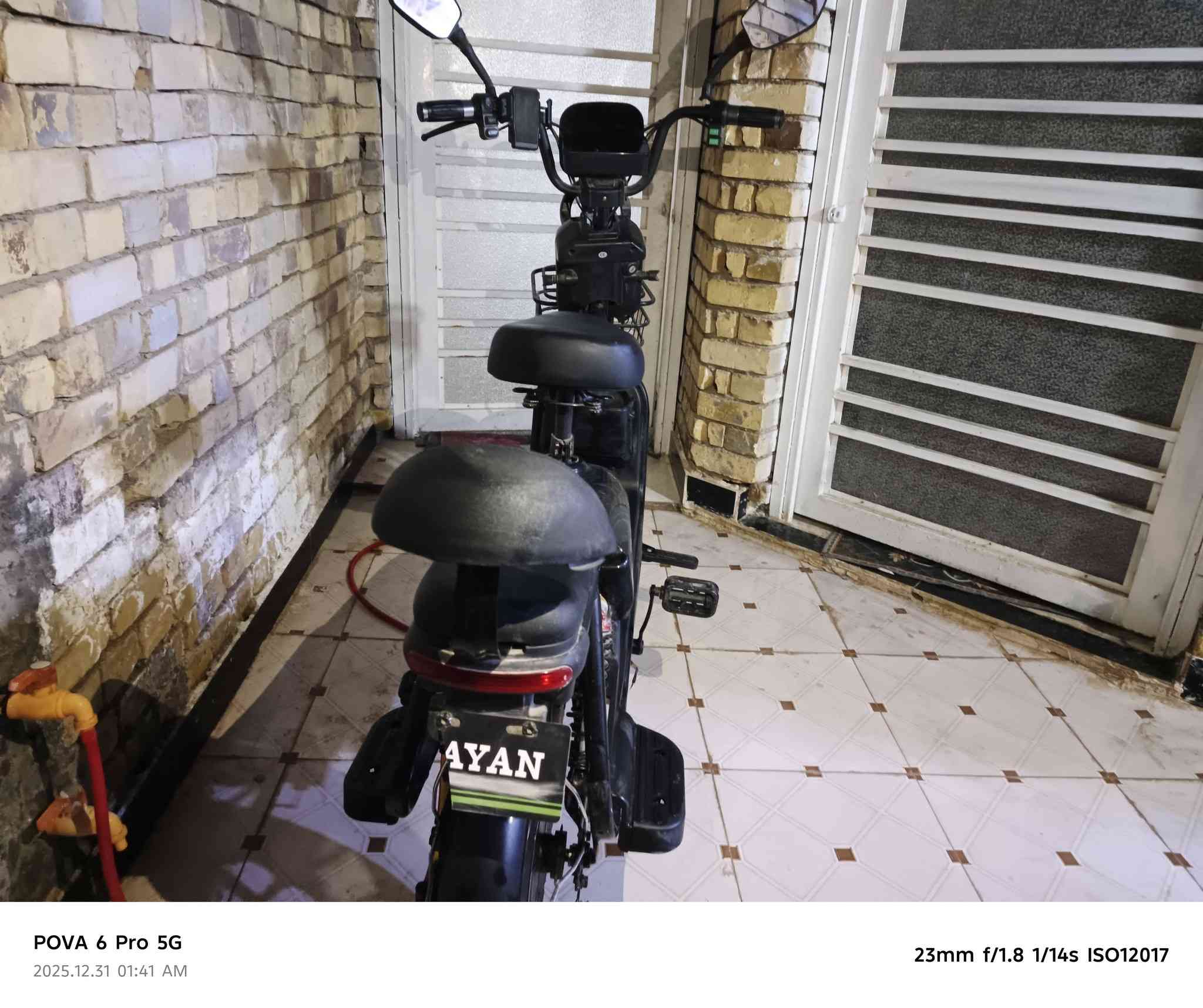 سلام عليكم بايسكل شحن لل بيع 5 بطاريات بيع مستعجل صار شهرين من اخذته بايسكل كامل مكمل ماعوزه شي السعر 450 وبي مجال لل شراي ول مو شراي لايتعبني فدوه اروحلك الرقم اذا مامتواجد على الخاص ‏‪***********‬‏ بي واتساب
