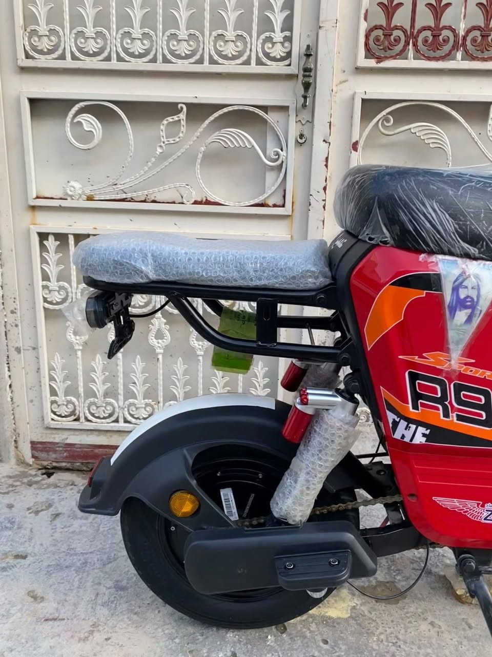 سلام عليكم R9للبيع سعر خاص دراجه نضيفه اتصال علا الرقم واتساب ***********
