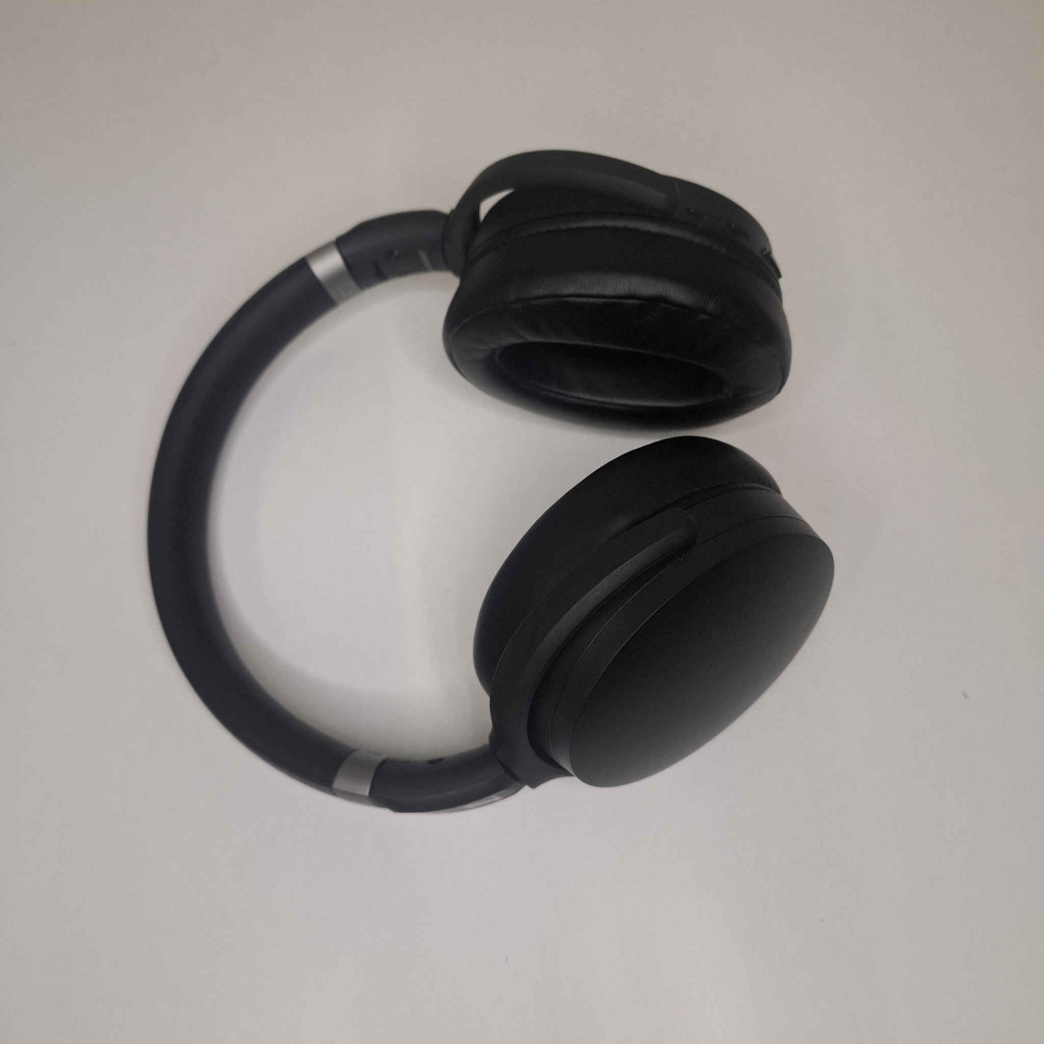 عندي هاي السماعة Sennheiser HD 450BT
بيها مشكلة من تربطهة بلوتوث تشتغل بص صفحة وحدة بس من تربطهة عن طريق الكيبل تشتغل صفحتين طبيعي
السعر 40 الف شامل التوصيل


**إذا كنت صاحب هذا الإعلان وتريد حذفه لأي سبب، رجاءا أرسل رسالة إلى الدعم الفني**