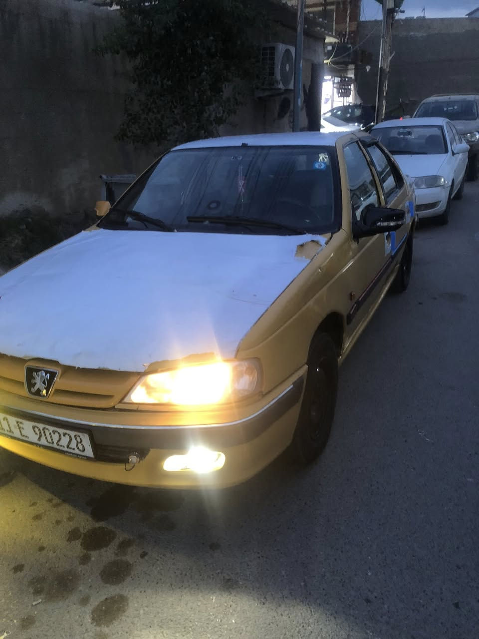 سلام عليكم بيجو بارص ١٣ موديل كير محرك عينه صينية كول جديد هيئة كاملة بسمي بغداد حي الجهاد ممتواجد على فيس ***********
