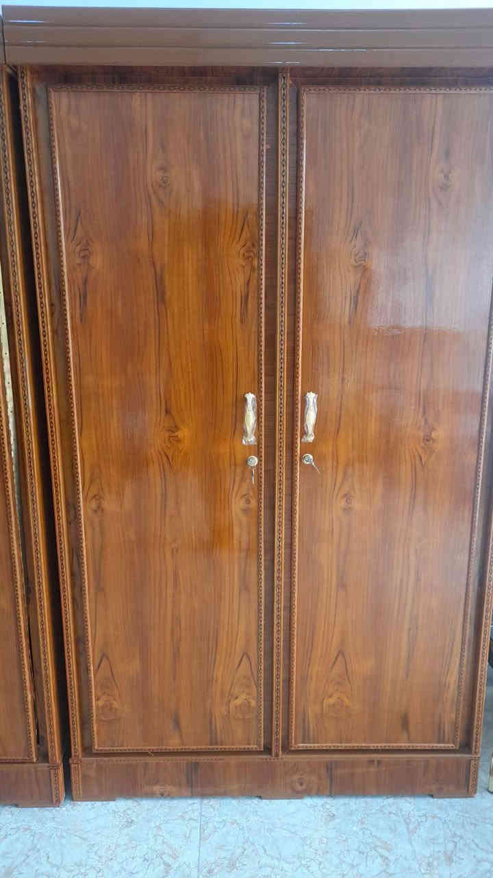 يتوفر كناتير بابين و ثلاث ابواب و اربعة حسب الطلب 
الانبار الرمادي شارع 40 📍 
تتوفر خدمة توصيل 🚚 
للاستفسار خاص او على الرقم ***********
