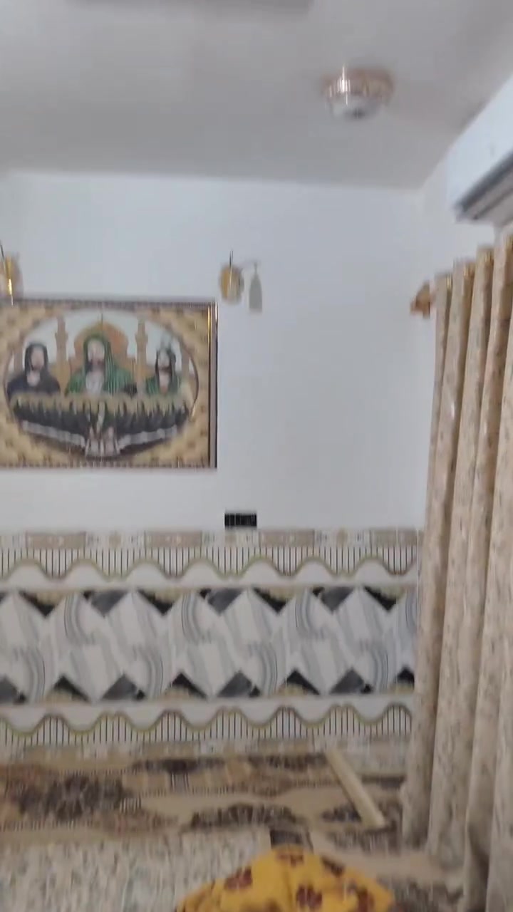 دار للبيع 100 م بنا ءجديد
غرفه وصاله ومطبخ واستقبال
نجف الاشرف حي رحمه
مكتب سور النجف
*********** واتساب
***********
سعر ٤٣ بي مجال
