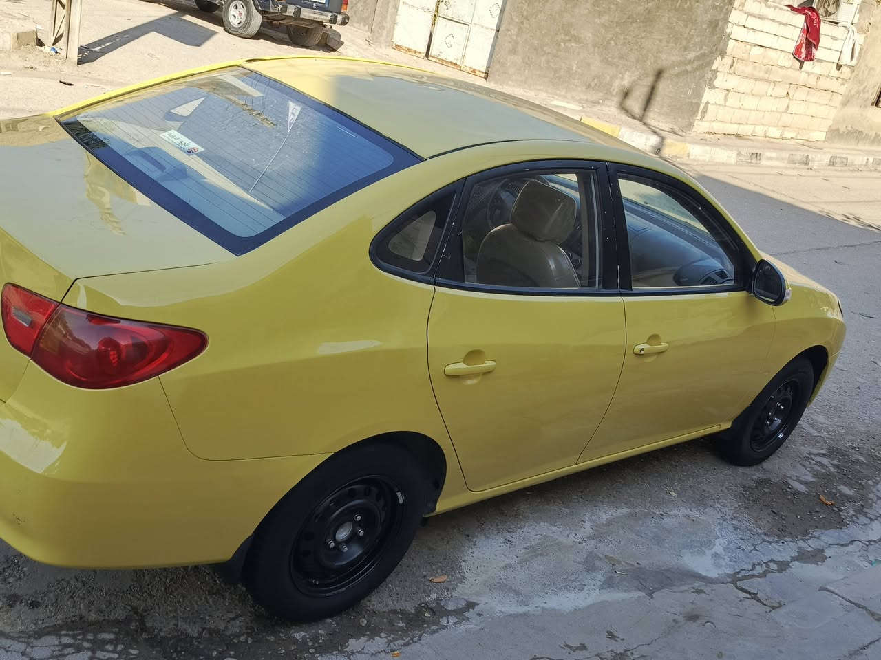 الانتره 2011
خليجي شركه عامه
ليموني السياره جديده 
مدوشمه عامه 
مكينه 1600
السياره جاهزه كبل الشارع
رقم بغداد نكليزي
السعر 107 وبيه مجال قليل 
***********
ناصريه مركز 
حي الشهداء
