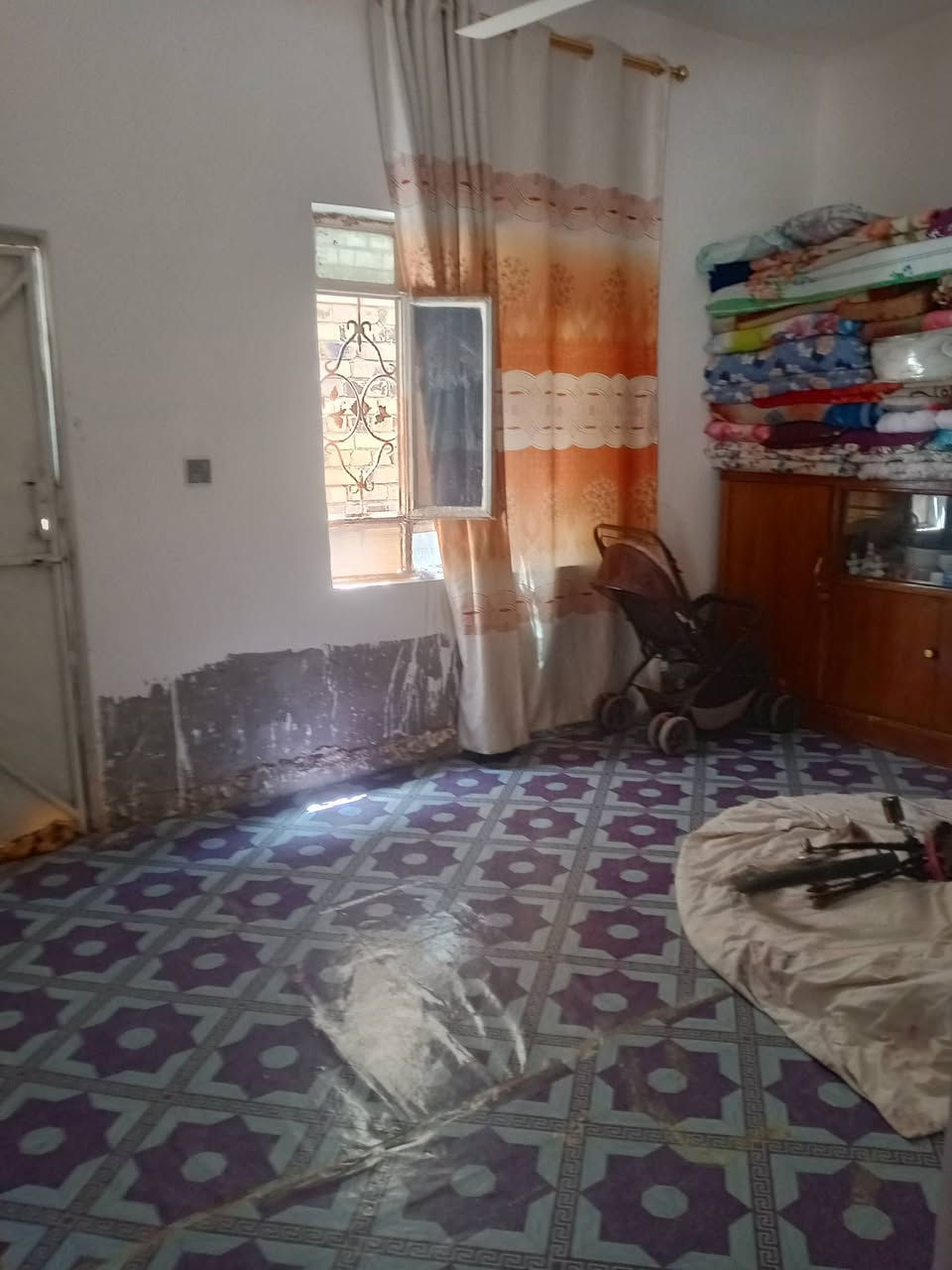 السلام عليكم دار للبيع سنيه بصولات المساح الثانيه متر شراي ينتصل ***********
