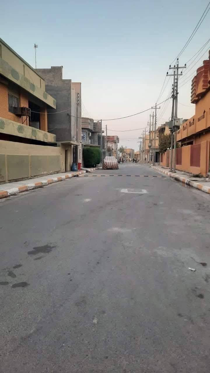 تسلسل :1063
🏡 دار سكني ركن للبيع في الفلوجة حي المعتصم قرب مسجد الحاج غركان🏡
            
                     📢 على بركة الله 📢
📍نوع الملك = طابو صرف سند   
📍المساحة بالسند = 173 م٢
📍المساحة واقع حال = 200 م٢ تقريباً
📍الواجهة  =12م والنزال =16,5م
📍الشارع = ركن شارع 12م وشارع 14م 
📍بناء طابوق 2012  

🔷الطابق الاول يحتوي على
غرفة نوم وصالة ومطبخ واستقبال ومدخل ومنور وحمام وصحيات 
🔷الطابق الثاني يحتوي على
ثلاث غرف نوم وصالة وحمام

🟨سعر البيع للعقار : 200 مليون دينار قابل للتفاوض 

🟢مكتب دار السلطان للعقار
العنوان فلوجة الجغيفي الثانية بداية شارع جامع فاطمة
للاستفسار الاتصال على الأرقام التاليه
***********
***********
***********
