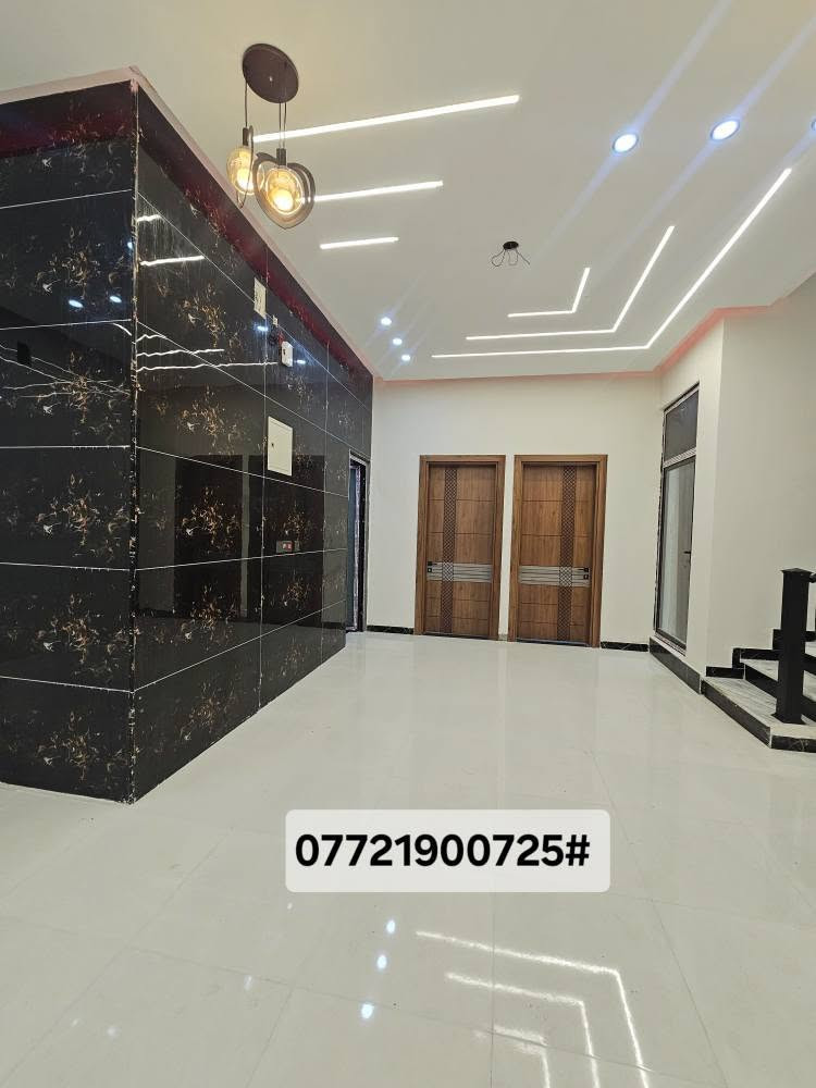🏡 دار حديث للبيع – فول مواصفات
📍 الموقع: البصرة / أبي الخصيب – البهادريه
🔹 قريب على الشارع العام الداخلي (السايدين)
📐 المساحة: 200 متر
🏗️ نوع البناء: حديث – طابقين
✨ تفاصيل الدار:
• 6 غرف نوم (سويت)
• استقبال واسع
• صالتين مريحة
• مطبخ حار + مطبخ بارد
• صحيات حديثة
• كراج سيارة
📜 نوع الملكية: طابو زراعي عراقي
📞 للاستفسار: *********** البصرة, العراق

