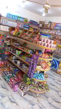 ●    أسواق للبيع    بيها عوراض  5   مجمدات  4    كلهن مال أسواق مو مال...