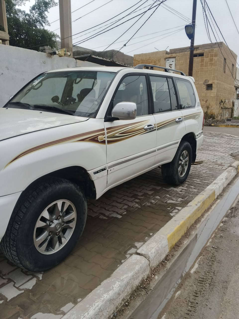 للبيع لاندركروز موديل 2002 رقم بغداد بأسمي گير  عادي السيارة مكفولة ماعدا الباب الخلفي الصدر امامي جديد دبلات جدد لوي جديد سيارة طبلات امامي تبريد ثلاث قطع شغال / تاير حجم 17 فور ويل شغال بصمه تشغيل عن بعد السيارة كامله ماتحتاج اي شي العنوان ديالى/بلدروز السعر 130
***********
