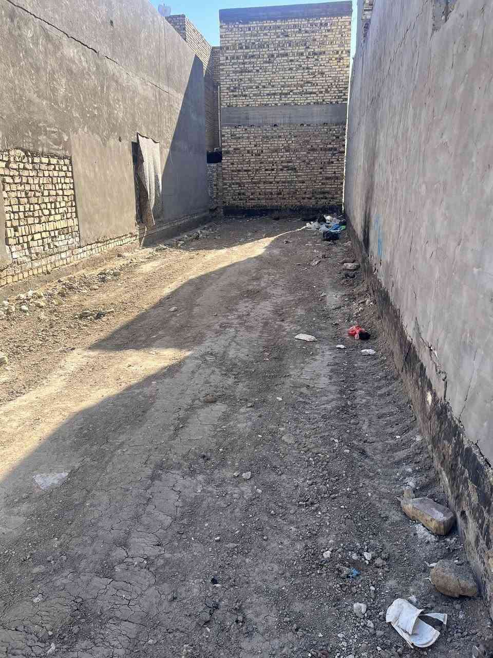 قطعه ارض طابو صرف 100 متر مقابل مدينه العاب ارض بابل شارع 80 نجف قريبه على الشارع العام كما موضح 
السعر 60 مليون وبيه مجال 
***********
