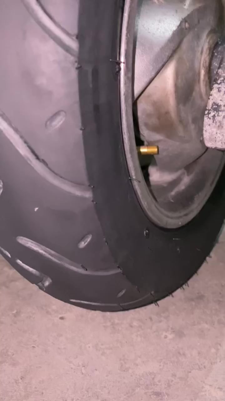 سلام عليكم بريز لايت عالي للبيع لدراجه مكفوله كفاله عامه مبدل بيه فقط حاضن لسرعه ماشيه 24 الف السعر (850)وبيها مجال شي بصيط العنوان جزيره بغداد السياحيه قرب جسر لمثنى  للتواصل *********** اتصال او واتساب
