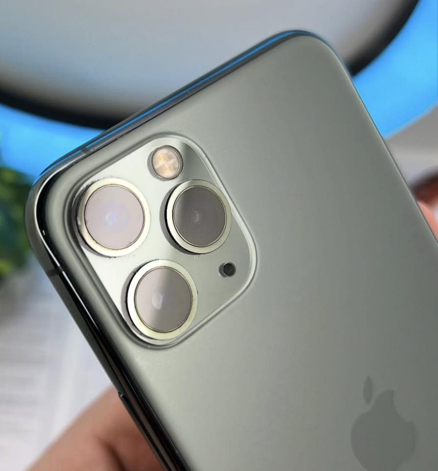 آيفون 11برو ماكس (دبل سيم )ذاكرة 256
بطارية 87 كله بلادي شرط تأخذ كامل غراض ويا الجهاز جديدجديد.السعر 425 الف. ***********
