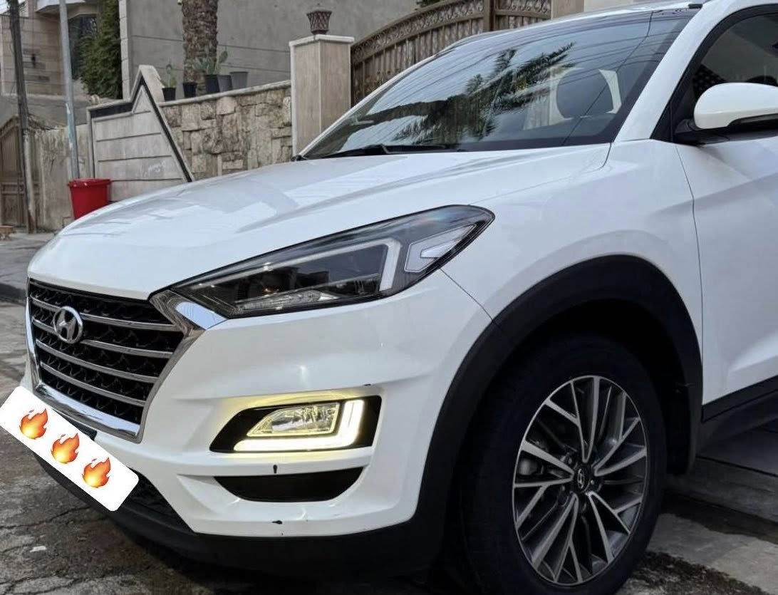 السلام عليكم 

توسان 2020 خليجي كوري شركة كاصد 
السيارة كفاله عامه بدون صبغ او تعديل جديدة حيل وأحلى من الصور 

المواصفات 

شاشة 
كامرا 
بصمه 
شاحن وايرليس 
تحكمات ستيرن 
مثبت سرعة 
لايت عدسات 
تبريد قطعتين 

وباقي مواصفات التوسان المعروفه رقم انجليزي جديد بأسمي 

مكان السياره / بغداد 
السعر / 220$ ومجال 

للاتصال 
***********
***********
