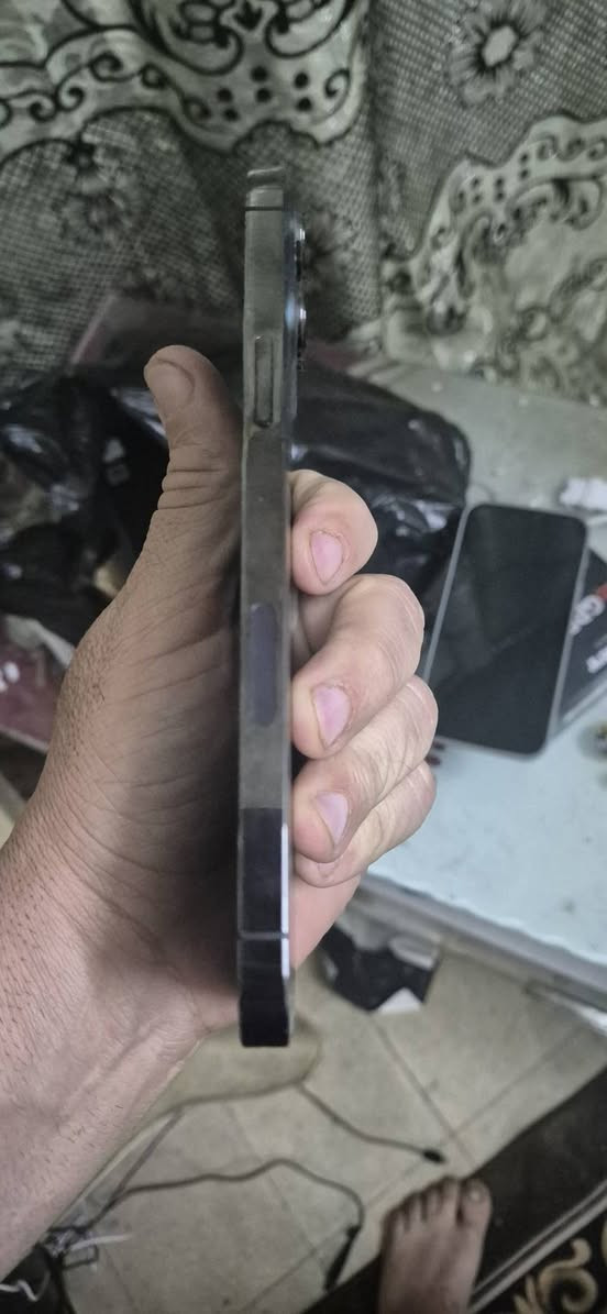 ايفون ١٣ برو ماكس ذاكرة ٥١٢ باتري ٨٥ جهاز نضيف بدون غراض  نهايته ٧٠٠ مكاني بغداد شارع النضال ***********
