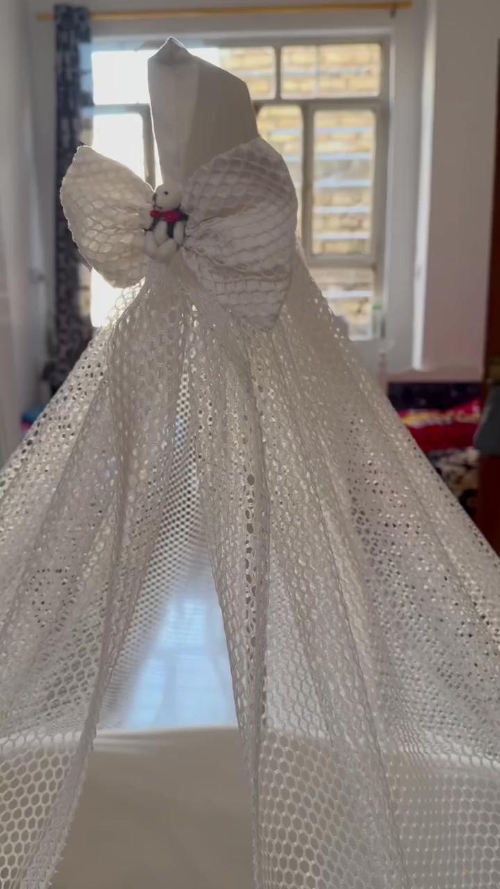 السلام عليكم سرير اطفال للبيع وكرسي هزاز 
السرير وياه كل ملحقاتة ونظيف مابي اي عيب الكرسي كذلك بدون اب ضرر 
السرير يحتوي على مصدات وتول ودواشك عدد ٣ اثنين الاصليات مال سرير واحد اني كصيتة دوشك ارتفاع ١٠ سم


**إذا كنت صاحب هذا الإعلان وتريد حذفه لأي سبب، رجاءا أرسل رسالة إلى الدعم الفني**