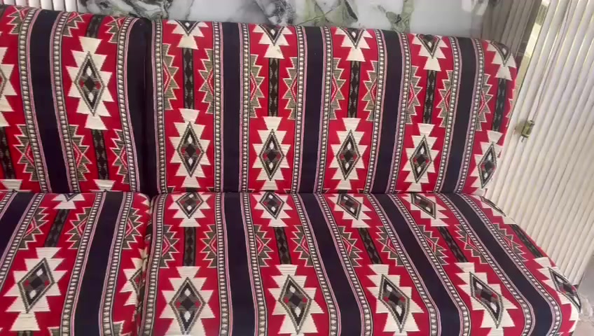 تخم كامل مكون من 18 قطعة استعمال قليل
تخم كامل مكون من 18 قطعه مثل ما موضح بالفديو 
استخدام قليل جداً 
سعر مليون و150 بي مجال للشراي 
للاستفسار وتساب ***********
