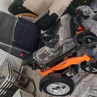 كرسي معوق ما مستعمل ابد بالباكيت سعره ٤٥٠الف استفسار٠٧٥٠٧٠٦٨٧٨٨او٠٧٨٤٧...