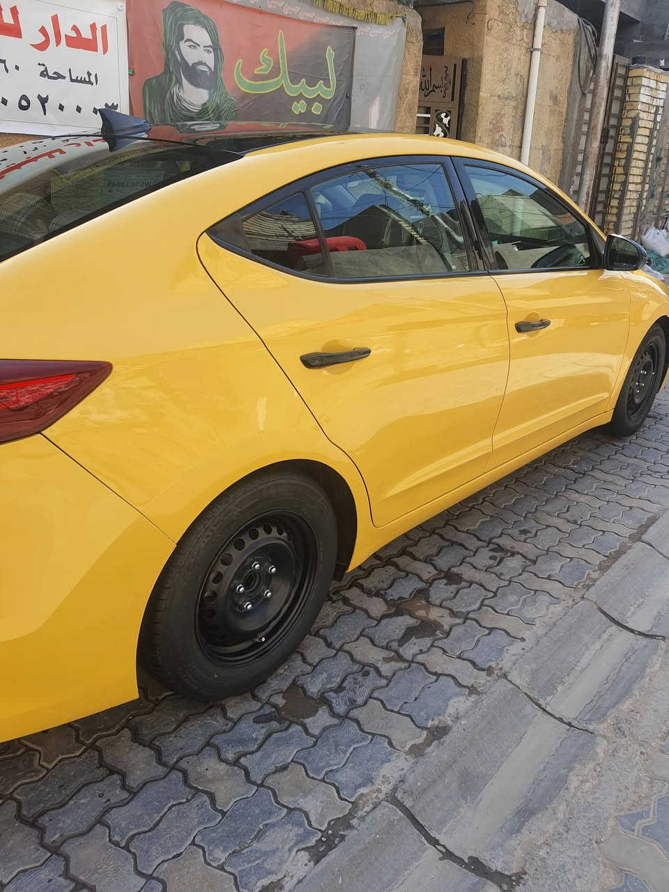 السلام عليكم النتره موديل 18 فول وارد امريكي حادثهه قبق جنطه جاملق الايمن بدون دواخل كلشي سليم بيهه استفسار *********** اذا اكو مراوس النتره 23 او 24
