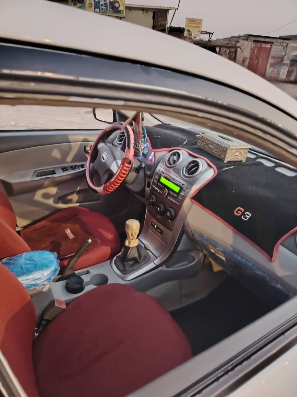 سياره للبيع بيوادي ٢٠١٣ كفاله عامه سياره كير عادي مكينه كير تبريد كهربائي كله شغال سياره سعرها ٥٥ ورقه سنويه جديده ***********
