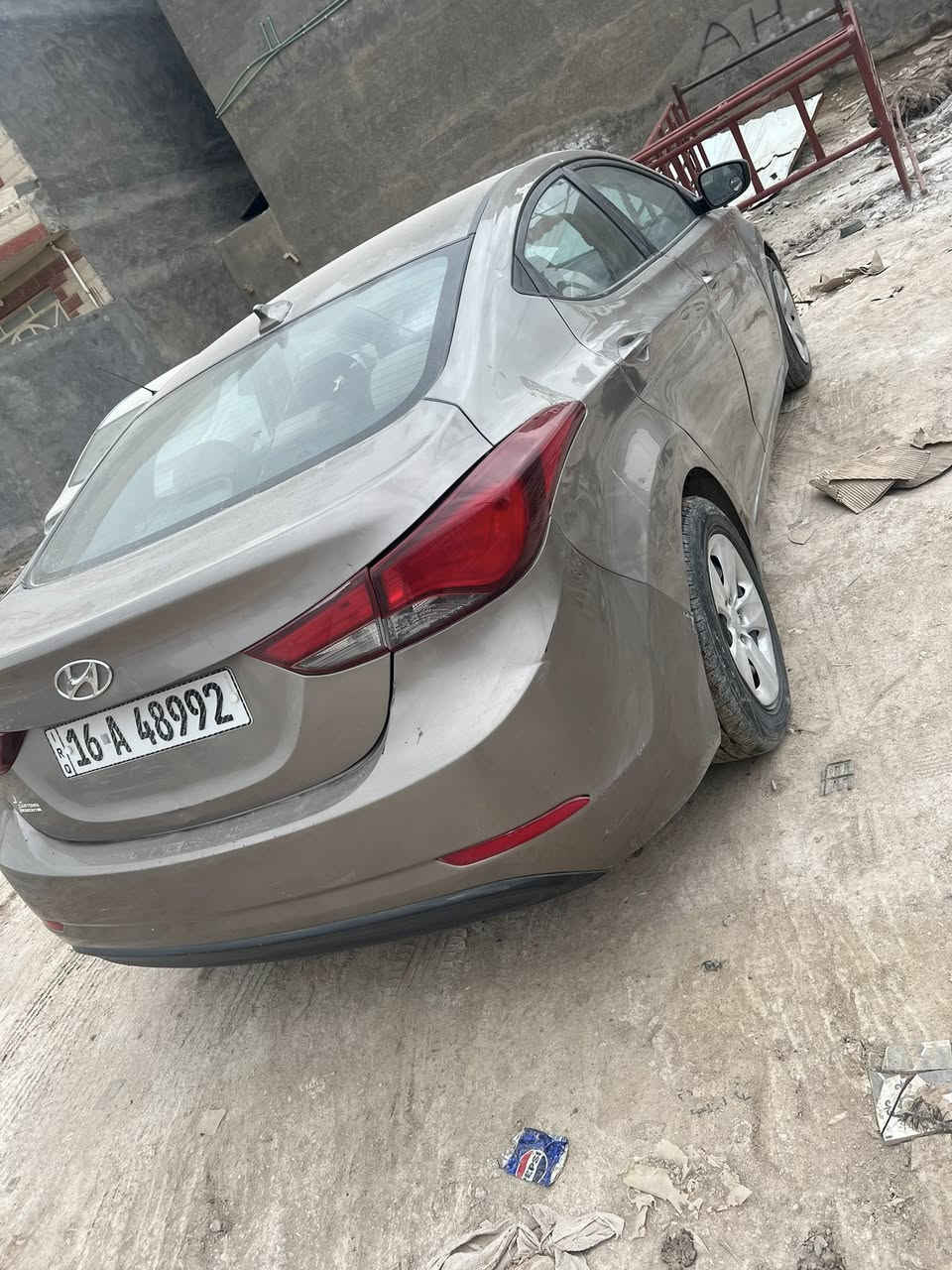 السعر 93 الرقم *********** الانترا 16 وارد أمريكي حادثها باب صدر جهة اليمنه مكينه 2000 دوش ماشيه 98 سياره مال جناي رقم قادسية دولي
