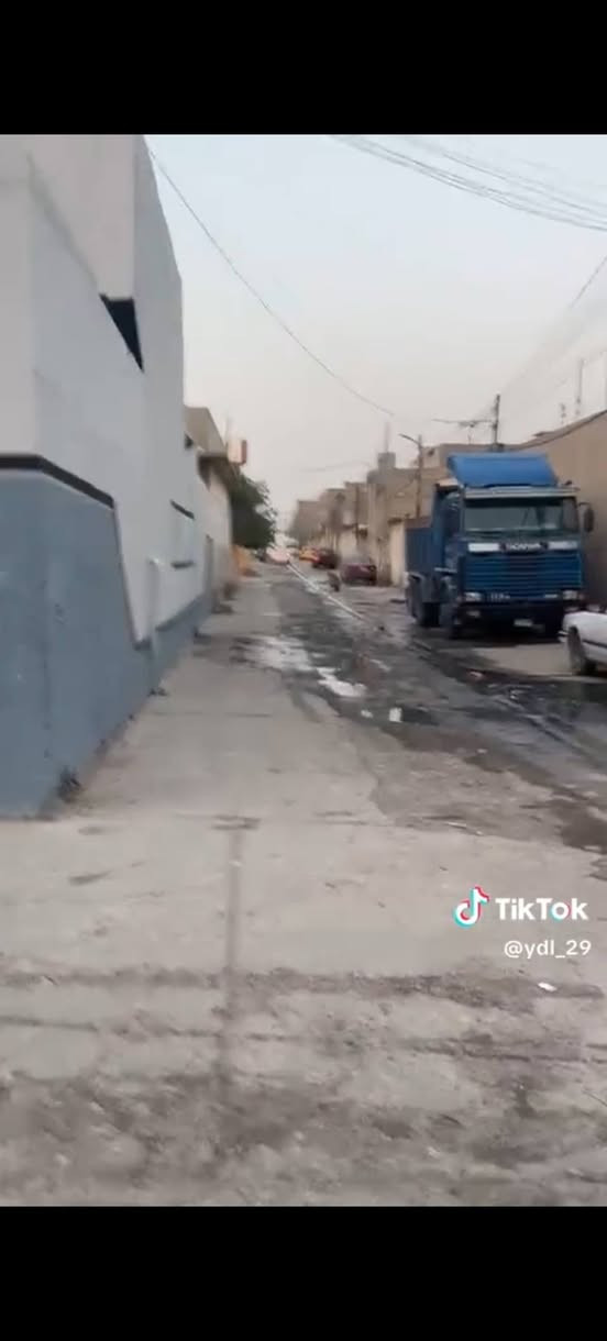 دار للبيع بسعر مناسب،،وهو فرصة استثمارية لاتعوض.🏡🏫🏠
التفاصيل ...👇👇
المساحة :_200 م واجهة 10م عمق 20م ...
موقع الدار :_ الموصل// حي السكك ،، يبعد عن شارع بغداد التجاري 200 متر ،،وعن مجسر اليرموك 400 متر وكما هو موضح بالصور المفرقة للمنشور...
الدار ركن وهو ملاصق لمسجد الحاج طارق الشماع🕌...
الاتجاه:_ العمق قبلة /// الواجهة غروب 🌞☀️
طابق واحد:_ استقبال //غرفتين نوم// حمامات عدد2//مطبخ /صحيات عدد 2 شرقي وواحد غربي...
جنس العقار:_سند طابو شرط التحويل //سند صدور2025
الدار محدث سنة 2024...🔑🗝️
السعر :_ مائة وتسعة وعشرون مليون دينار
(129,000,000)🌲🌲🌲🌿🌻
للاستفسار اكثر الاتصال على مكتب ابو محمد للعقار 
***********   أو مراسلة الصفحة🌹🌿🌲
