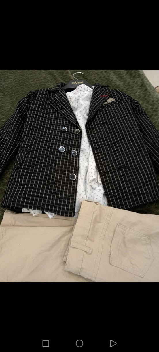 للبيع قاط ولادي ٣ قطع يلبس لل ٨سنوات ملبوس عل قد حفلة تخرج ب١٢ قاط ولادي ١٥ الف فستان طفلة سنتين ب٨ قميص كابوي ب٦ حذاء ب٥ جنطة ب٤


**إذا كنت صاحب هذا الإعلان وتريد حذفه لأي سبب، رجاءا أرسل رسالة إلى الدعم الفني**