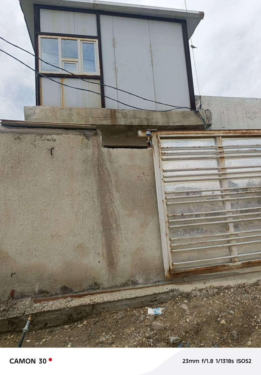 دار للبيع مساحة ١٠٠ متر سند ٢٥ 
الدورة هوررجب بعد الاذاعه 
يحتوي على ٣ غرف نوم واستقبال وصحيات  
بيت كامل وجاهز للسكن 
يرهم  اقساط ب مقدمه  والباقي قسط شهري الاستفسار 
الاتصال او مراجعه مكتب ليث الجبوري للعقار


**إذا كنت صاحب هذا الإعلان وتريد حذفه لأي سبب، رجاءا أرسل رسالة إلى الدعم الفني**