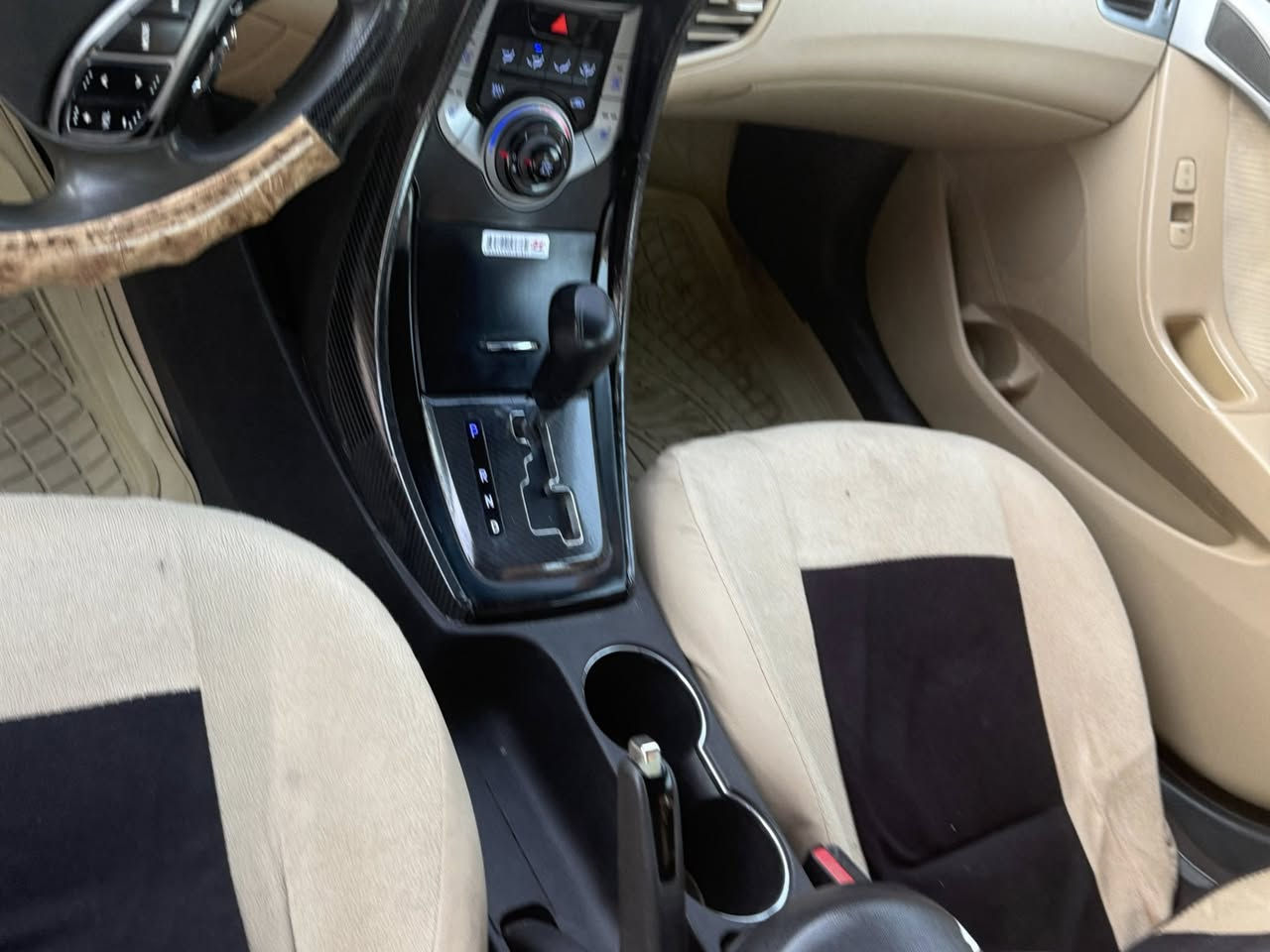 النترا موديل 2013 كامله مابيها اي نقص الصبغ كما موضح بالسونار ضررها جامرلغ امامي اليسرى بدون دواخل السياره ليبل واحد تدفئه تبريد محرك كير جديد رقم وهزه جديده السنويه ل30 السياره بأسمي السياره مال بيت السعر 95 وبيها مجال مكان السياره ديالى كنعان نهر إبراهيم الرقم ***********
