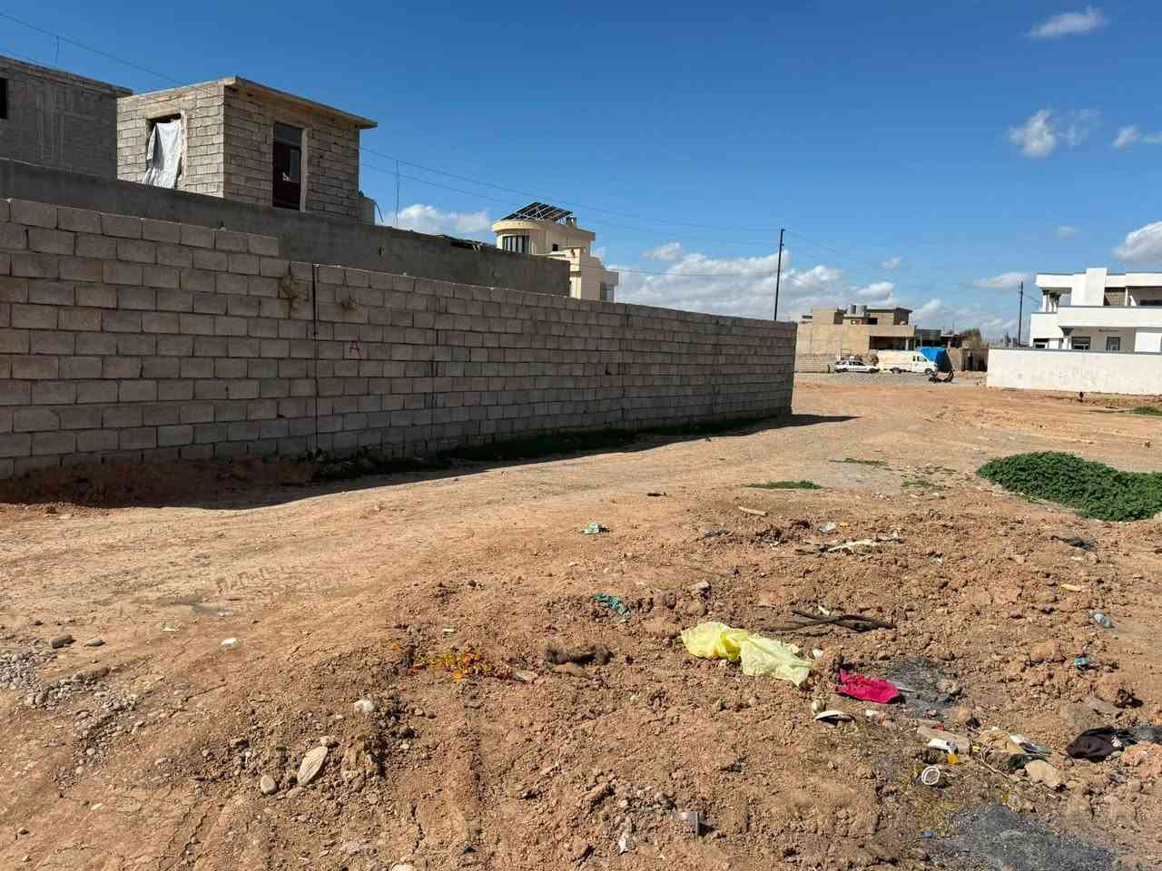 🏡 للبيع بيت سكني
شارع التربية الجديدة نهاية الشارع يم المولد 
* 📍 المساحة الكلية: 300 متر²
* 🏠 مساحة البناء: 150 متر²
* 💰 السعر خاص

للاستفسار أو للحصول على مزيد من التفاصيل، يرجى مراسلتي على الخاص.
