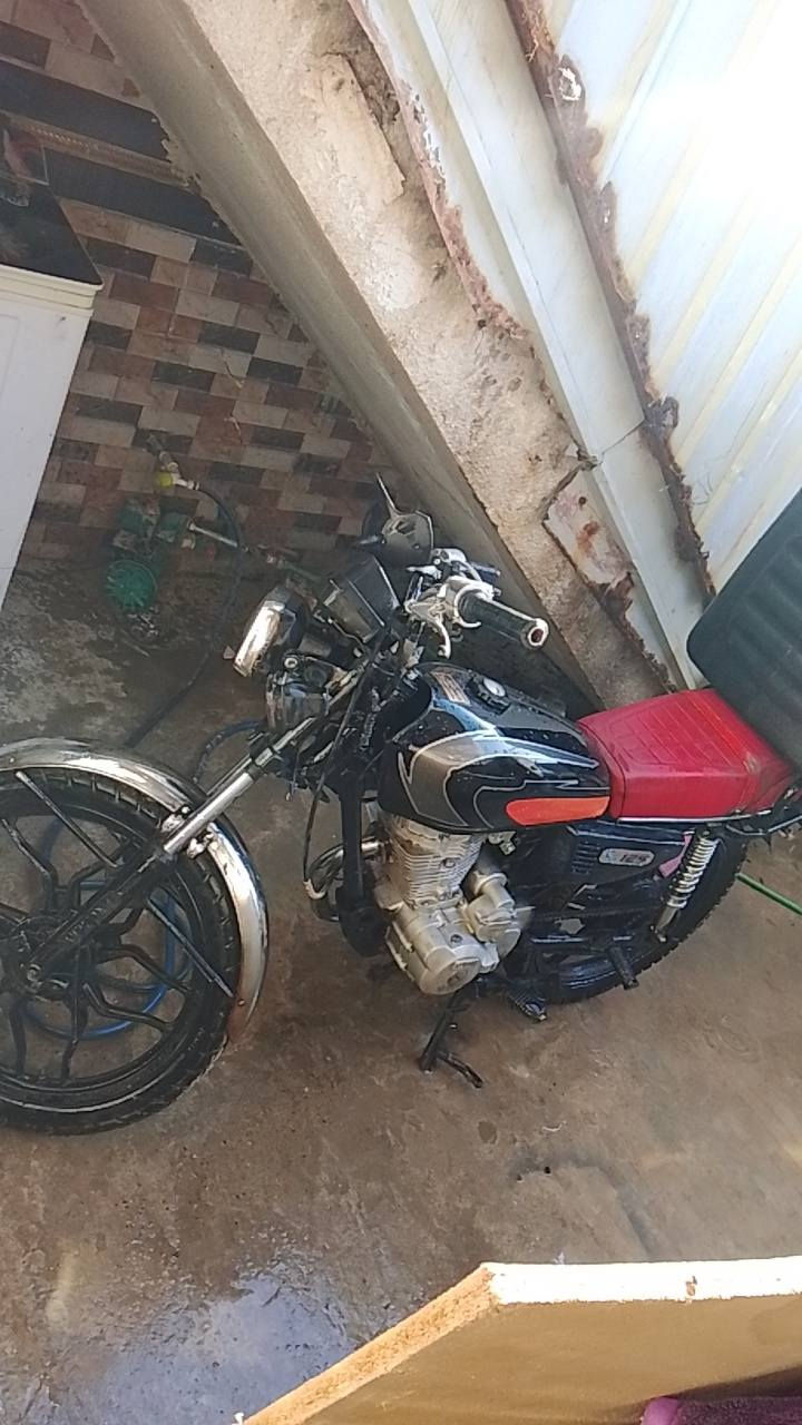 سلام عليكم ورحمه الله وبركاته دراجه خمسه كير كامله من كلشي فقط تاير خلفي بغداد الشعب حي البساتين 350, ***********
