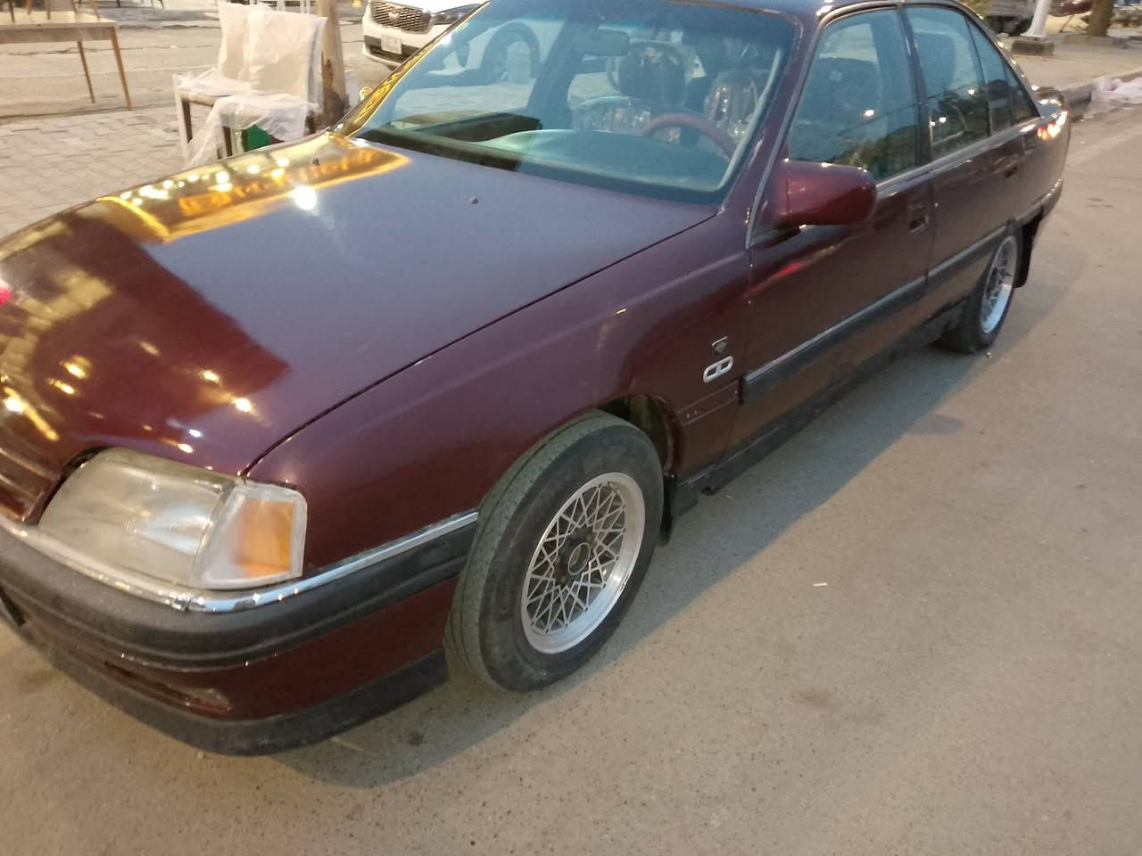 السلام عليكم عندي أوبل اوميكةموديل 93رقم انبار سيارة معمرة تعمير درجة اولى مكينة وكير مكفولة تخم تايرات كهربائي سيارات كامله مكان السيارة بغداد حي العدل شارع الأسواق المركزية السعر 41ورقة رقم الهاتف ***********
