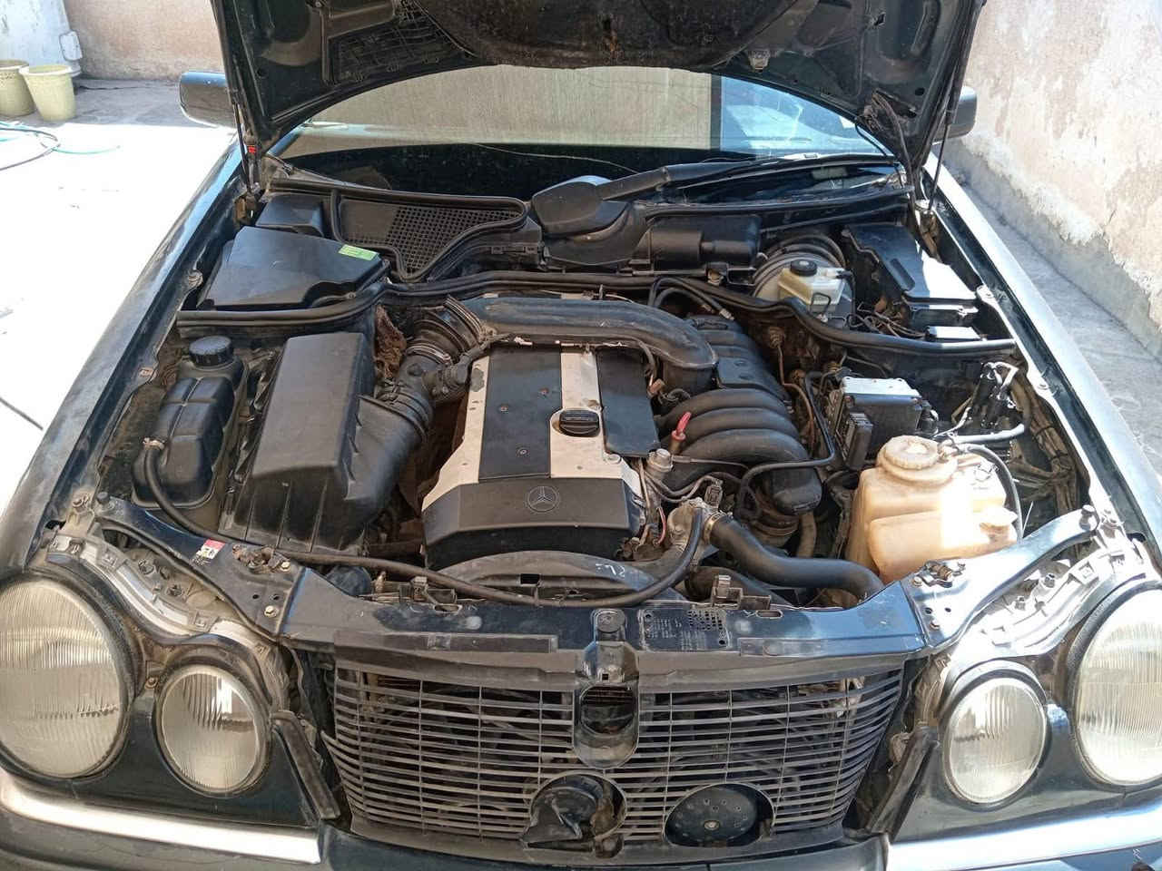 ‏سلام عليكم ‏ للبيع  مرسيدس الفين واحد السعر ‏رقم الهاتف 
***********￼
