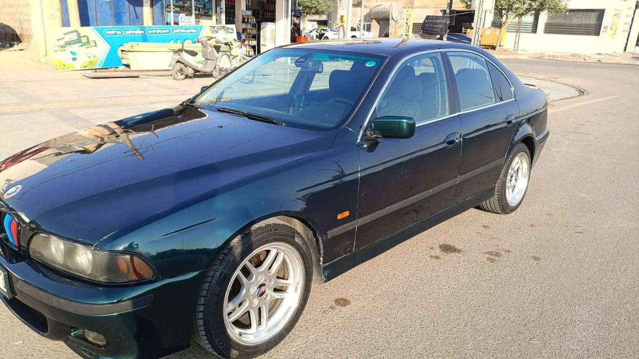 سلام عليكم للبيع  بي ام صقر فئه e39 حجم i528 اصل 28موديل 1998
رقم اربيل جديد دولي. تحويل او وكاله بنفس اليوم
سنويه لحد 2029
محرك 6 دتك فانوس 28
كير اوتو  S وM
تبريد شغال قطعتين خلفي امامي
جام اوتو 4 
لايت تحكم
تصعيد جام ويه القفل
شاشه كامره خلفيه تحكم ستيرين شغال
مثبت سرعه شغال
 ويل M
دعاميه امامي وخلفي M
كهربائيات جاهزه
مكان السياره كركوك السعر 92وبيها مجال
الشراي يتصل***********
