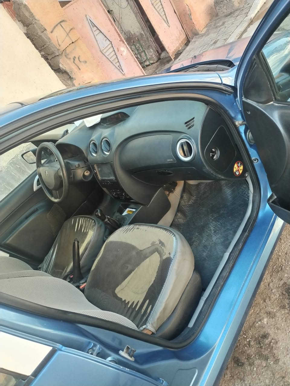 سمند فرنسي موديل 17 رقم بصرة دولي تحويل مكان البصرة الهارثة سعر 55 وبيها مجال
***********
