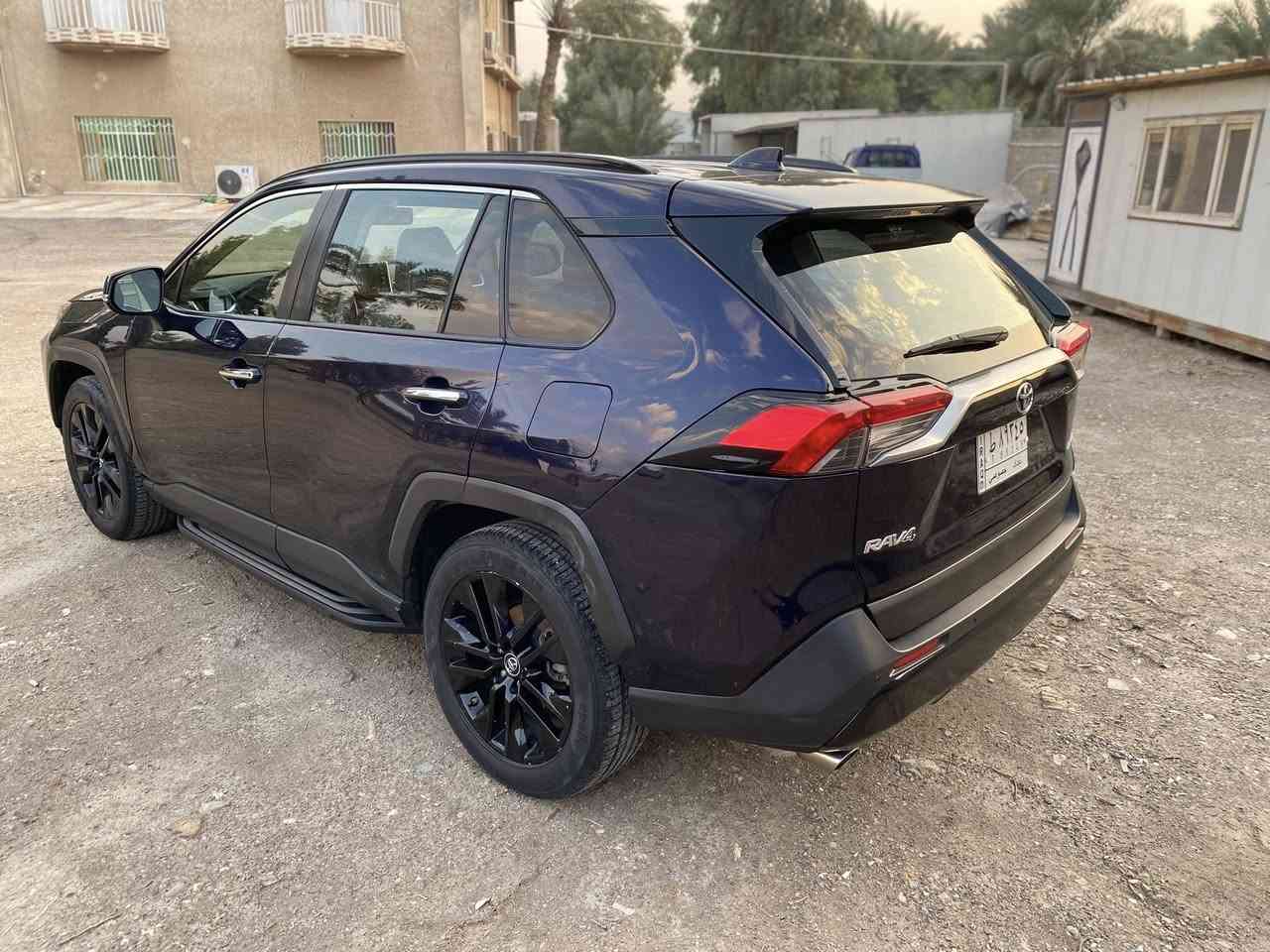 السلام عليكم
🚗 للبيع بسعر مناسب — Toyota RAV4 Limited  
موديل 2019 | فل مواصفات

المواصفات:  
• رادار أمامي + جانبي + خلفي  
• حساسات أمامية وخلفية  
• قيادة ذاتية مع تحديد المسار  
• تحكم كامل بالستيرن  
• كامرة بالمراية الوسطية  
• فتحة سقف (سلايد)  
• كشنات جلد مع تدفئة + خزن  
• صندوق خلفي كهربائي  
• دوسات جانبية  
• باقي مواصفات الـ Limited المعروفة

الحالة:  
الحادث موضح بالصور  
الشاصي واللغد مكفولات  
بدون إيرباك

السعر: 185$  
الموقع: بغداد  

للاستفسار:  
0771 033 9911
