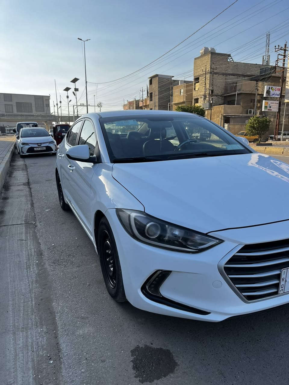 السلام عليكم 
النترا 2017 
امريكية 
حادث بنيد وجاملغ 
بدون دواخل شرط 
لا لغد ولا شاصي 
وبيها تكشير بسيط 
المكينة دوش 
كير At 
تبريد تختم تايرا 
حدادية نضيفة 
رقم بغداد الدولي بأسمي 
هزة وسنوية جديدة 
دوشمة كاملة 
وبيها بارد بسيط 
بالهلال الخلفي 
السعر 118 
وبيها مجال بسيط 
***********
