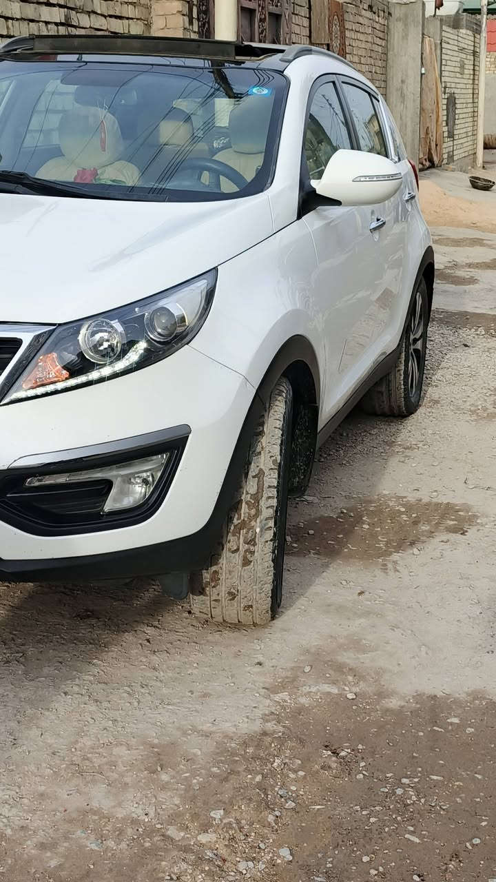 سـلآمـ عليكمـ ورح ـمـه آلله وبــركآته
ســيآره كيه ســبــــورتج ـ ـ مــديل 2012 خ ــلُيَج ـٍيَ رقمـ بــــغ ـ ـدآد 
مــوآصــفآتهه 
بــــآنورآمــه 
وح ـ ـســآســآت آمــآمــي خ ـ ـلفي 
تبــــريد قطــعه  تبــريدهه خ ـير مـن آلله 
ســيآره ســويج ـ ـ
مــح ـ ـرك 2000دــــوشــ 
شــآشــه كبــــيره 
بــــيهه مــوآصــفآت فول 
................................... 
آلســيآره آلي يريد يعرف ســعرهه يتصــل عله رقمـ آلهآتف ***********
