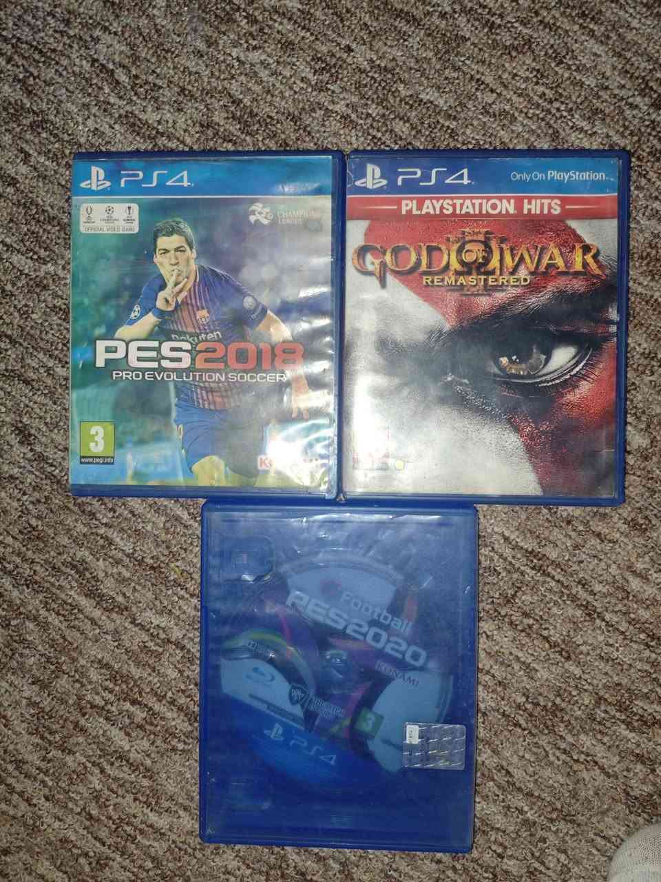 السلام عليكم بلي 4 اونلاين وياه يدات 2 و وياه 3 اقراص بيس 18 و بيس 20 و god of war الجزء الثالث و الجزء الرابع بالجهاز و مورتل كومباكت و اكو بعد العاب بل مكتبة
الجهاز لوك ستيكر ما مفتوح 
السعر 220
التواصل واتساب ***********
