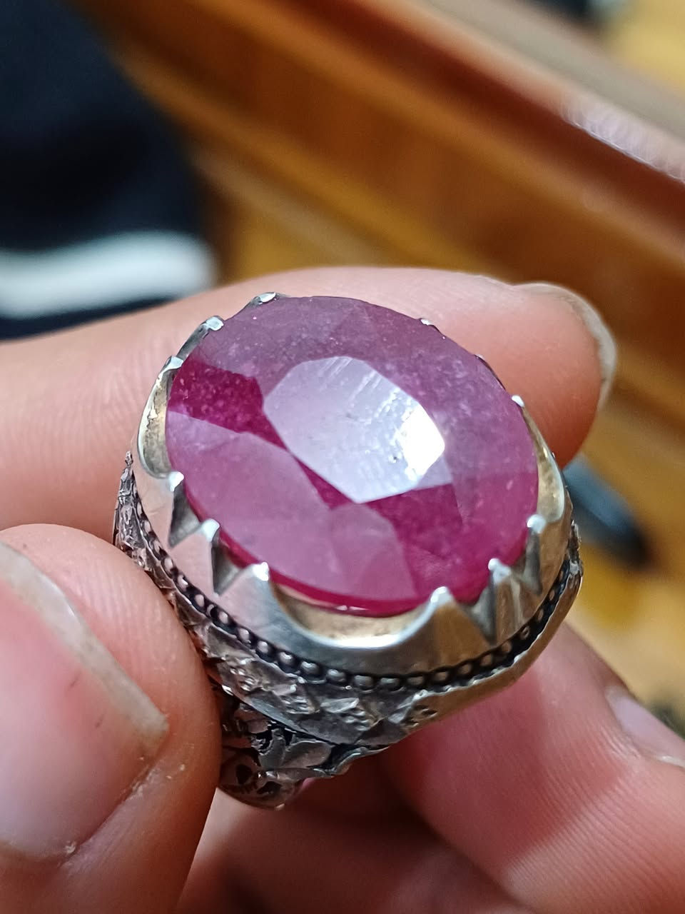 محبس ياقوت افريقي
صياغة جراح 

مطعم 4 حبات ألماس

 الوزن 28.5 غرام 

قياس 22

السعر: 350 وبيه مجال

متوفر توصيل لجميع المحافظات


**إذا كنت صاحب هذا الإعلان وتريد حذفه لأي سبب، رجاءا أرسل رسالة إلى الدعم الفني**