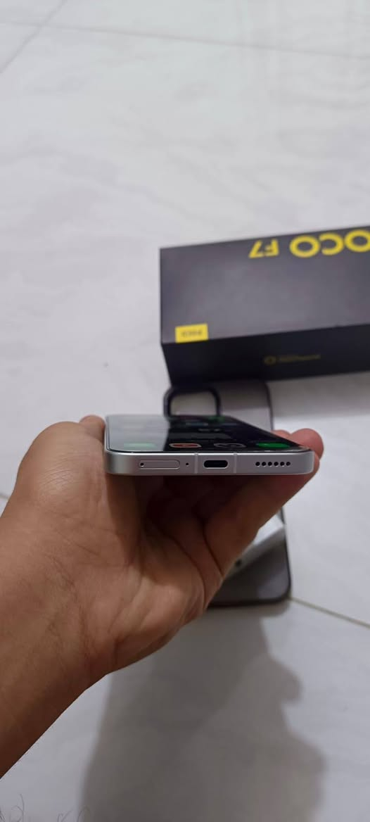 سلام عليكم

بوكو f7 256
كامل ملحقات شاحنه اصليه 90w مال كارتون وكفر ماكسيف وكارتون الجهاز
مكاني بغداد للتواصل واتساب
***********
سعر 450 وبي مجال بسيط
