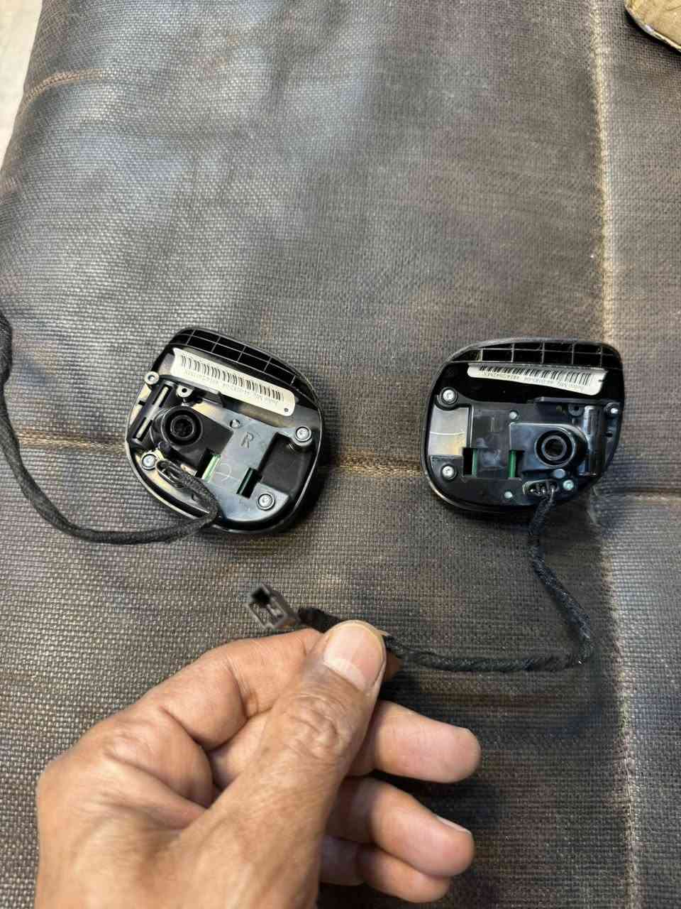 السلام عليكم غراض جارجر للبيع  تحكمات ستيرن بلاديات شغاله فورل يدة گير جارجر من موديل 15 وفوگ حساس صالنصه الي بجهة السايق مع تحكمات راديو اخوان قيم واخذ مااحتاجهن جوه السوگ بس لتكسر بيهن هوايه *********** واتس اب وشكراً
