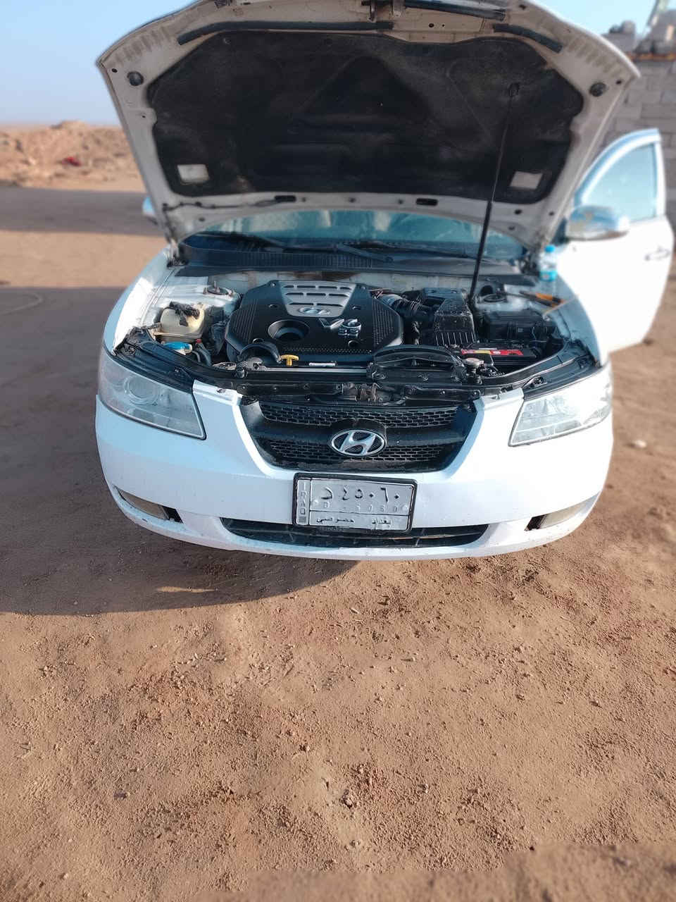 اسلام عليكم/سوناتا للبيع موديل 7 وارد امريكا بيها طخه بالجنطه وبيها تلث قطع صبغ ابيع حزام ترايك للبصره حداديه 50/عنوان العزيزيه الخماس/***********/
