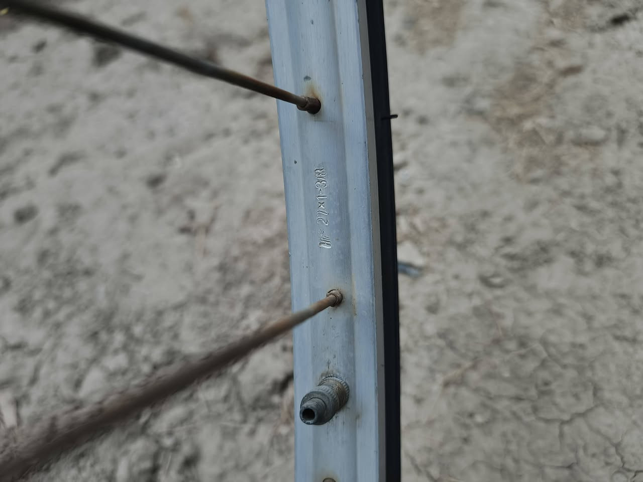 السلام عليكم
بايسكل للبيع حجم 27 بي نواقص سعر 50وبي مجال مكاني حلة مركز


**إذا كنت صاحب هذا الإعلان وتريد حذفه لأي سبب، رجاءا أرسل رسالة إلى الدعم الفني**