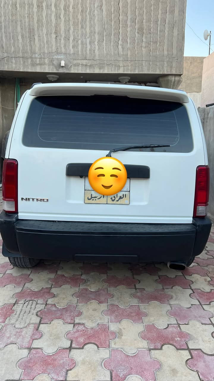 السلام عليكم من رخصة الادمن
سيارة نيترو 2008 وارد أمريكي مكينة 3700 مبدله قبل فترة السياره حلوه مثل ما موجودة بالصورة  مسويه عليه هاي الإضافات (الجناح والدواسات ويل كب مالت اوباما)

مكان السيارة النجف الاشرف -قضاء المناذره 
الرقم للتواصل: (*********** ابوليان/*********** ماهر )
سعر السيارة 110 وبيه مجال
