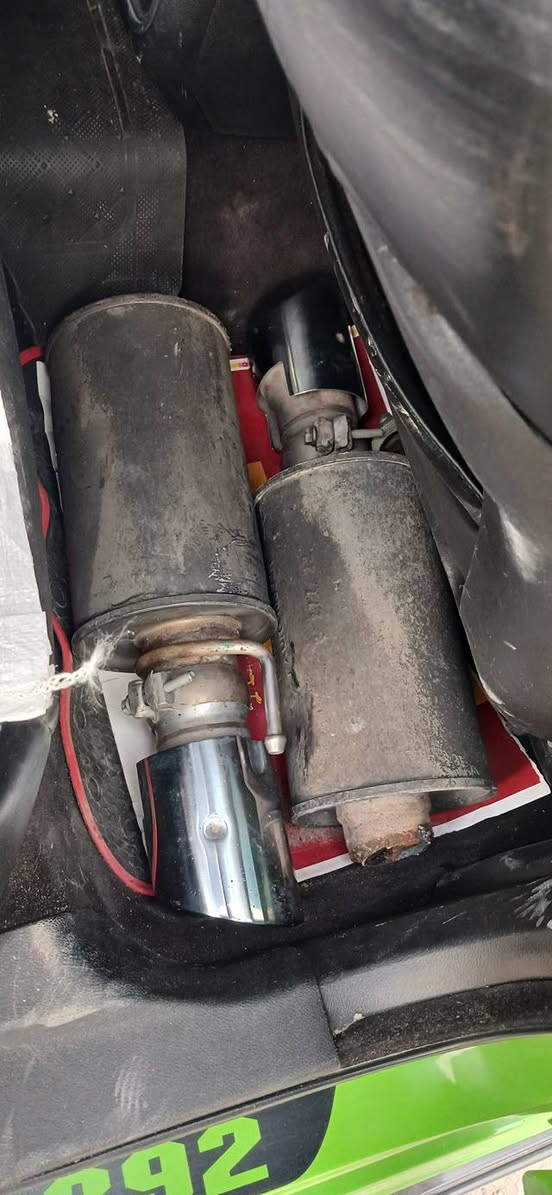 يالله السلام عليكم دبات سود 6/400 /5/700 نضاف فول للبيع الشراي يتصل وخادم اني العنوان بغداد البلديات اوالعبيدي ***********
