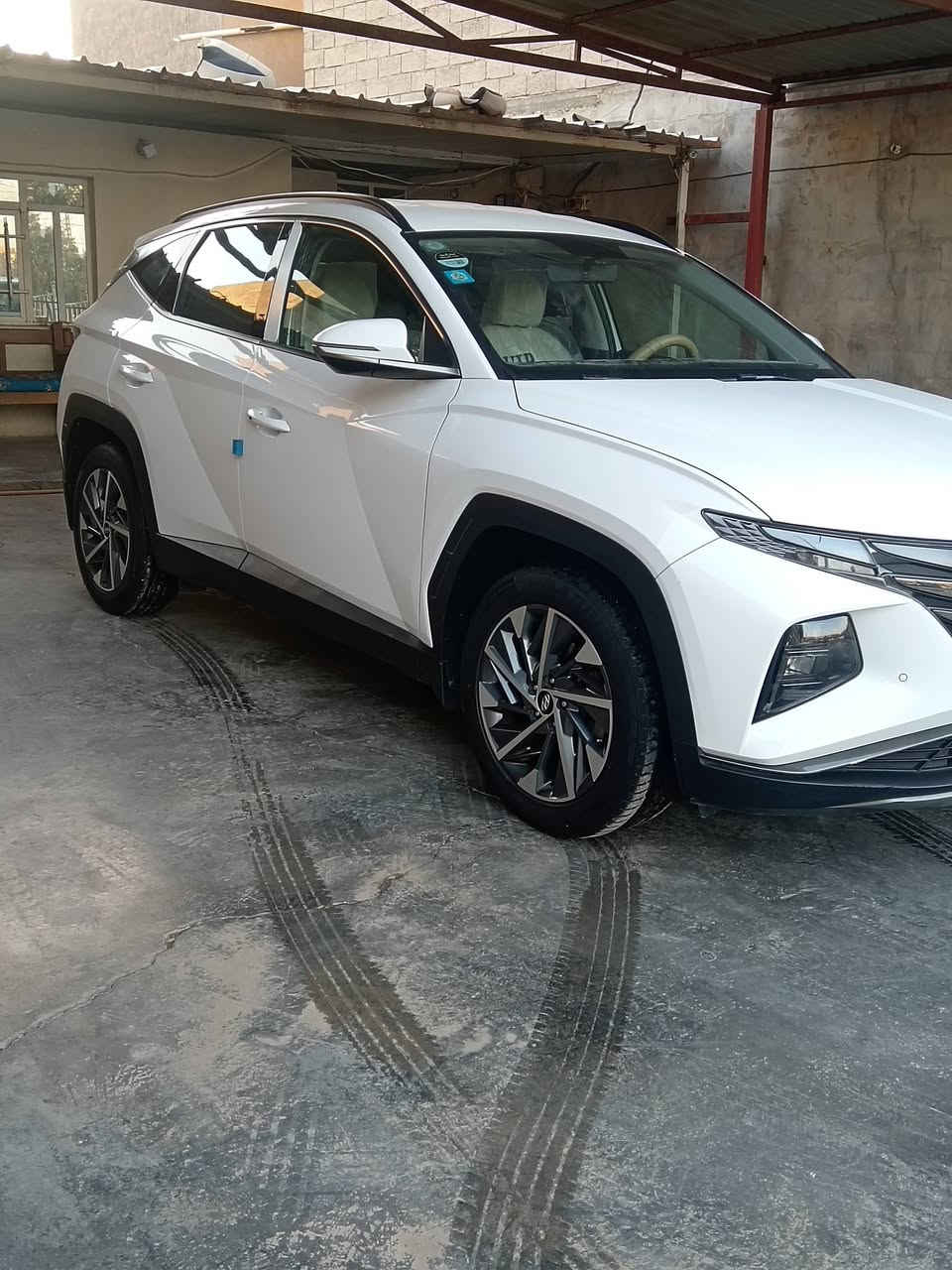 سلام عليكم.
توكسان 2024 رقم بغداد انكليزي بسمي
ماشيه 30 الف 
مكفول كفالة عامل
فول موصفات من عده الفتحه
السعر 212 وبيه مجال
المكان بغداد
***********♥️علي
