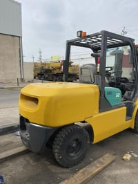 رافعة شوكية • ٥ طن • موديل ٢٠٠٧