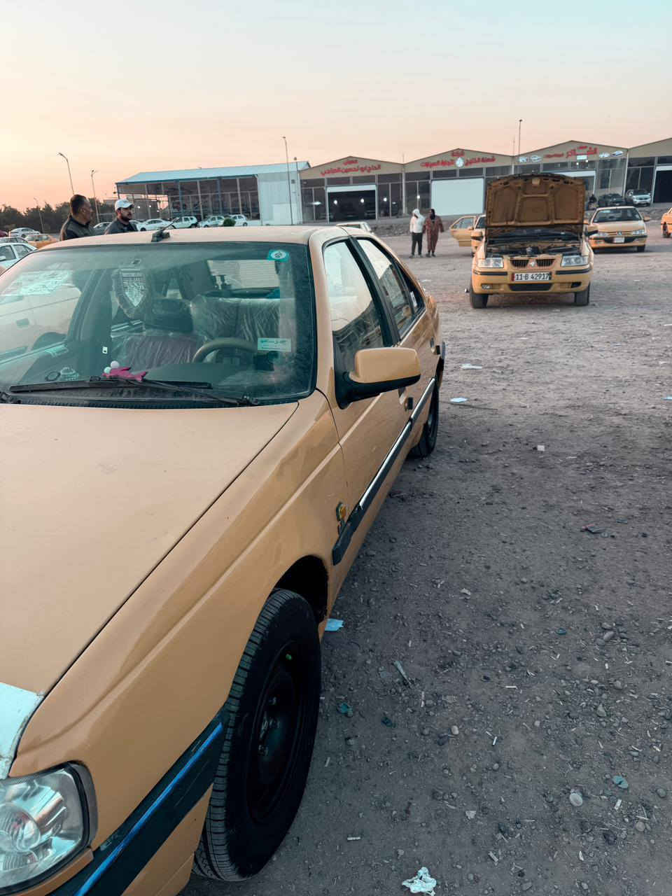 السلام عليكم بيجو لميس ٢٠١٥ السيارة مكينة كير صدر تأيرات كلة جديد تبريد شغال بية بس جاملغ الامامي جهة السائق مصبوغ نصة فقط السيارة بدون ضربة 
رقم الهاتف ***********
