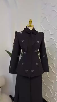 طقم قطعتين • دابل مبطن • مقاسات ٣٨-٤٨