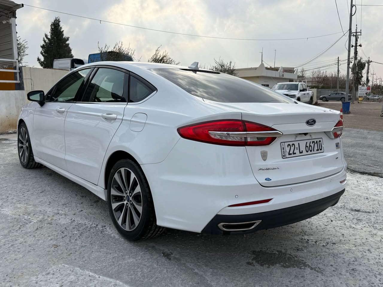 فۆرد فیوژن مۆدیل ٢٠١٩
مەکینە ٢٠ تۆربۆ 
فول مواسەفات بەس کوشن جلد نییە (سلاید، تعدیل سرعە ،گێر ماوص،رادار، کوشن هیتر،کوشن کارەبایی هتد)
سەیارەکە ٣ پارچەی کلێری ئەمریکایە 
بێ داخیلی بێ ئیرباگ پێش و پشت کەپس 
٨٠ مایل رۆشتووە ڕەقەم و سەنەویشی نوێیە 
سەعری ١٣٠ و کەمەک مەجالیشی تێدایە 
ژمارەی موبایل *********** أربيل, العراق
