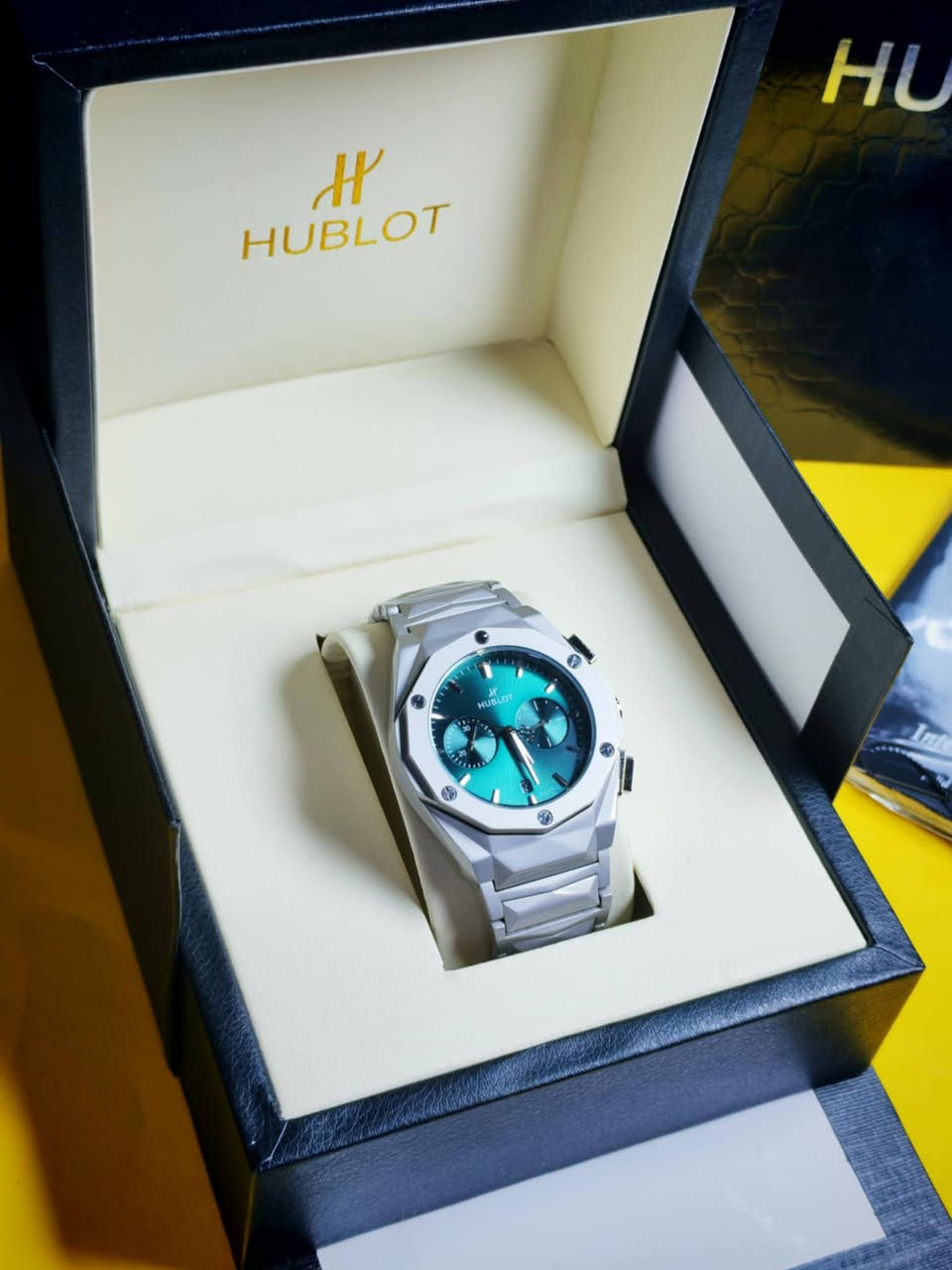 السلام عليكم 
هابلوت سناتر شغال ستووب ووج
سعر القطعه الواحد  45 مع التوصيل 
حركه ماطور نفس حركه الاوتو
مختمه بالكامل 
ظهر فر مختم حفر كوالتي عالي 
ظمان عل مكينه والطلاء حقيقي لمده سنه 
***********
